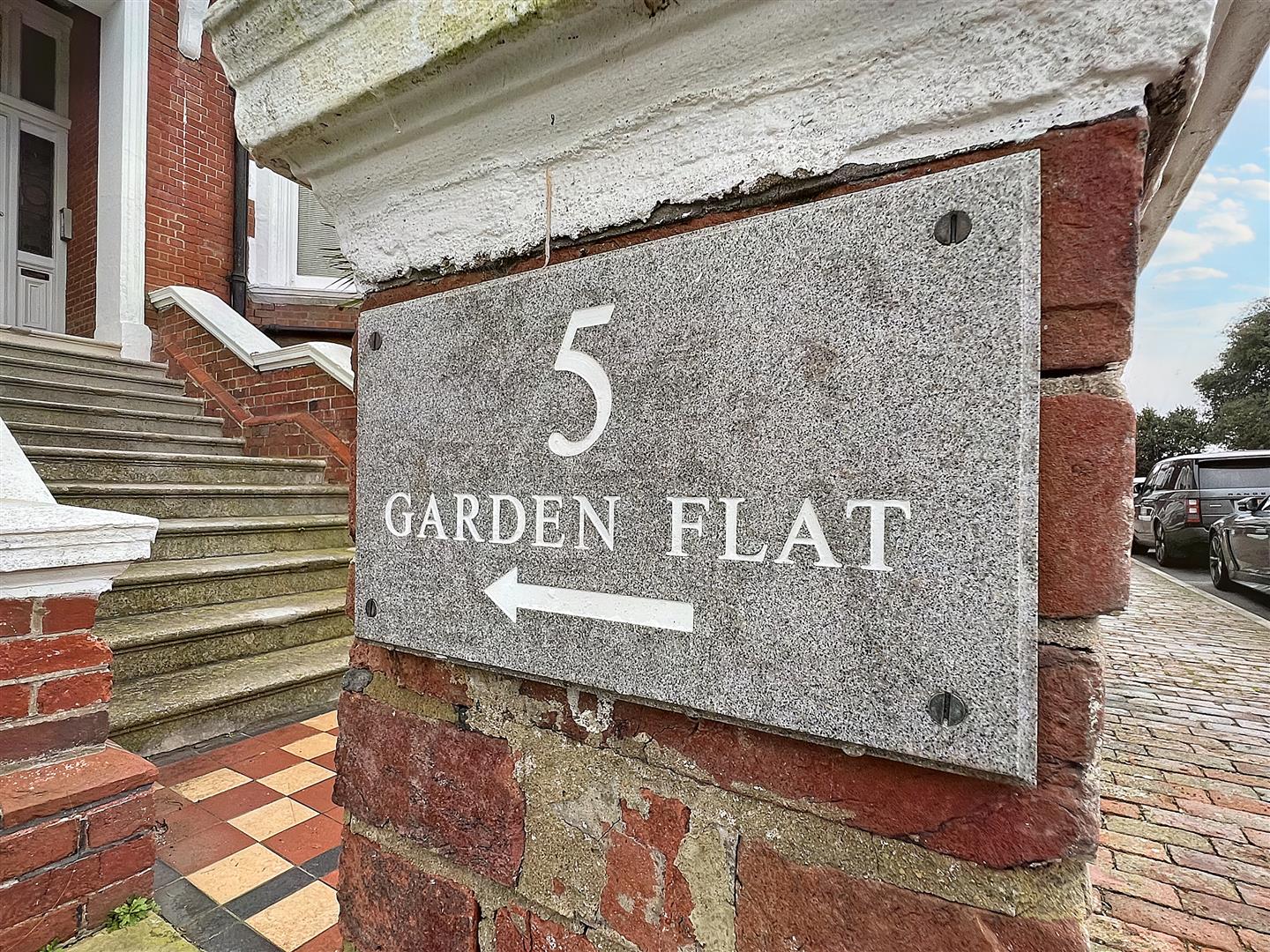 Property Details for Chatsworth Gardens, Eastbourne Town Property